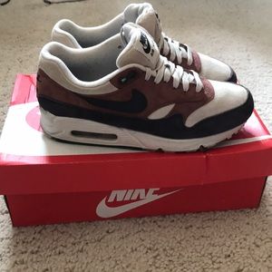 Nike Air Max 90/1 Women’s 7.5